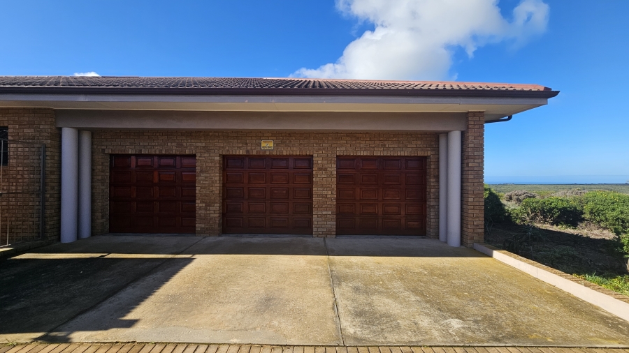 3 Bedroom Property for Sale in Stilbaai Wes Western Cape